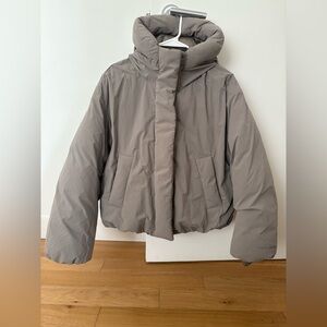 Lululemon Bubble 600 Down Filled Puffer Jacket
XXS